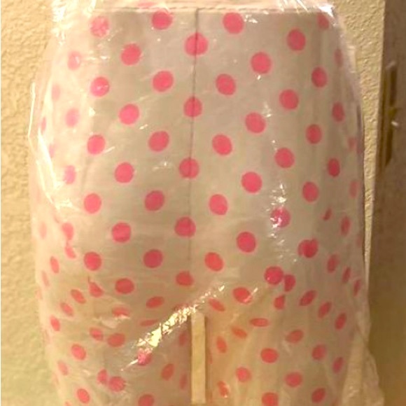 Victoria Secret- Bottom half Mannequin - Picture 2 of 2